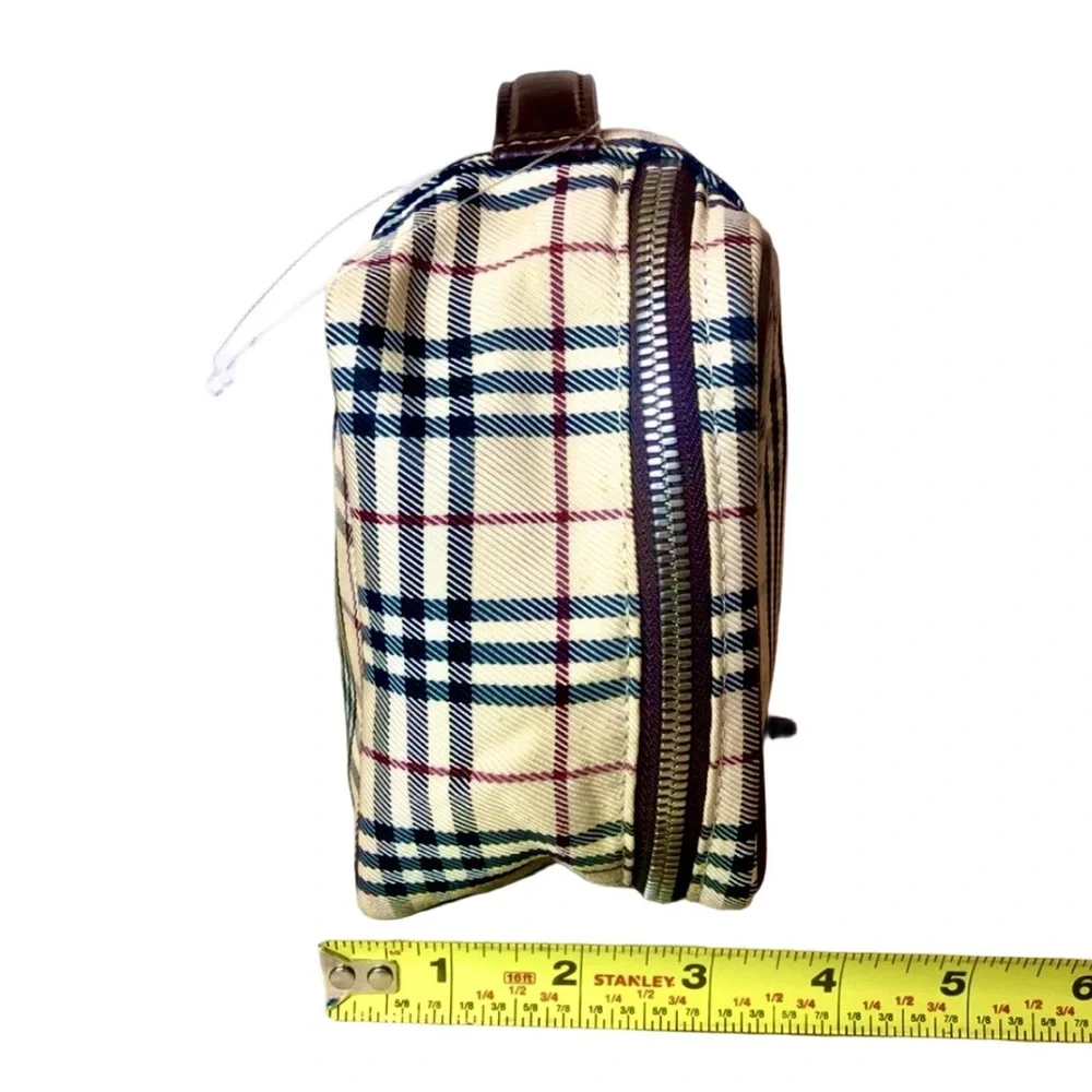 BURBERRY Cream Red Haystack Plaid Toiletry Bag with Iconic Nova Check Pattern